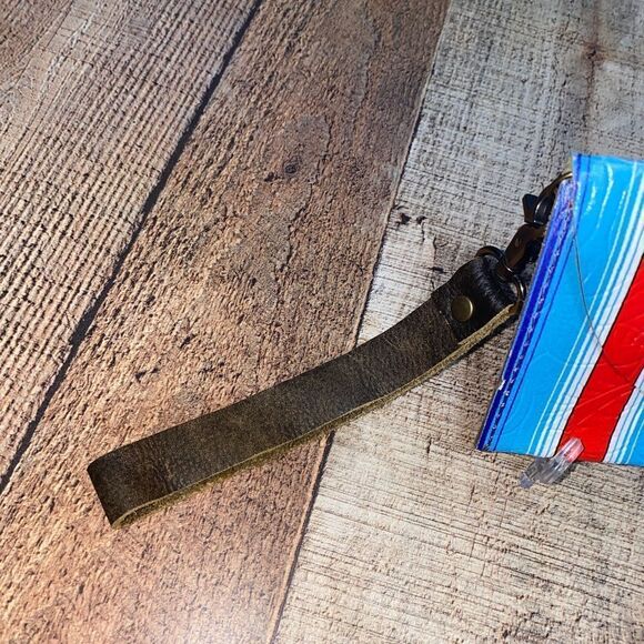 Leather serape wristlet upcycled - Picture 3 of 12